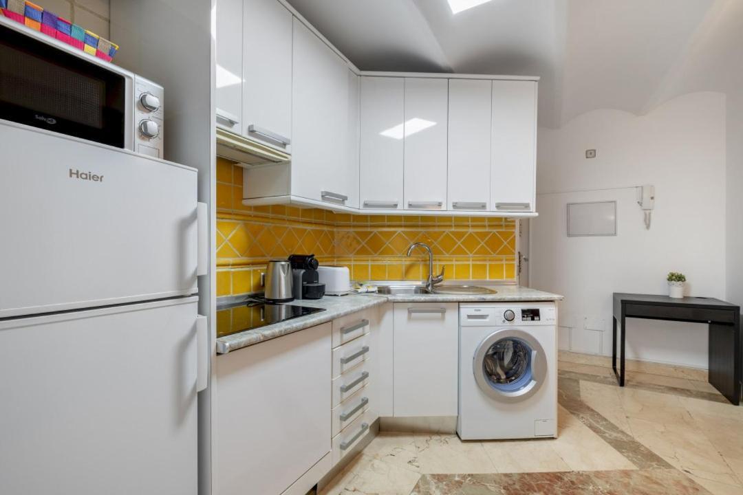 2 Bedroom 1 Bathroom Furnished - Sol - Cozy Vintage - Mintystay Madrid Exterior foto