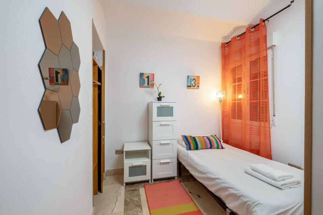 2 Bedroom 1 Bathroom Furnished - Sol - Cozy Vintage - Mintystay Madrid Exterior foto